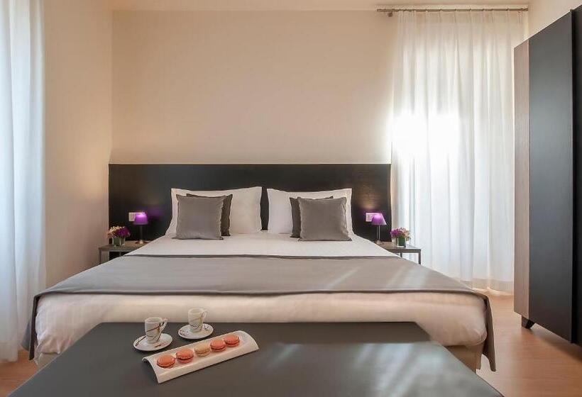 חדר סטנדרט, La Corte