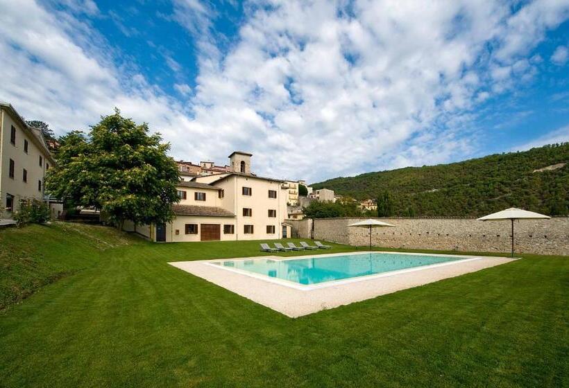 חדר סטנדרט, La Corte