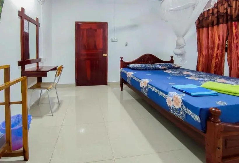 エコノミールーム, La Safari Inn Tissamaharama
