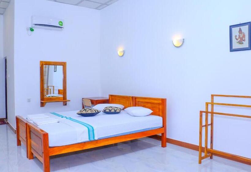 Номер Стандарт с Балконом, La Safari Inn Tissamaharama