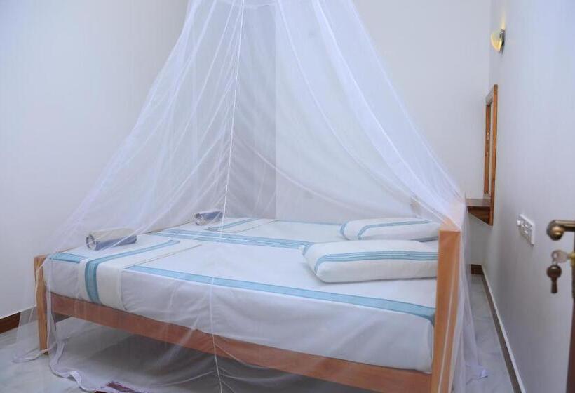 Standard-huone Ei Ilmastointia, La Safari Inn Tissamaharama