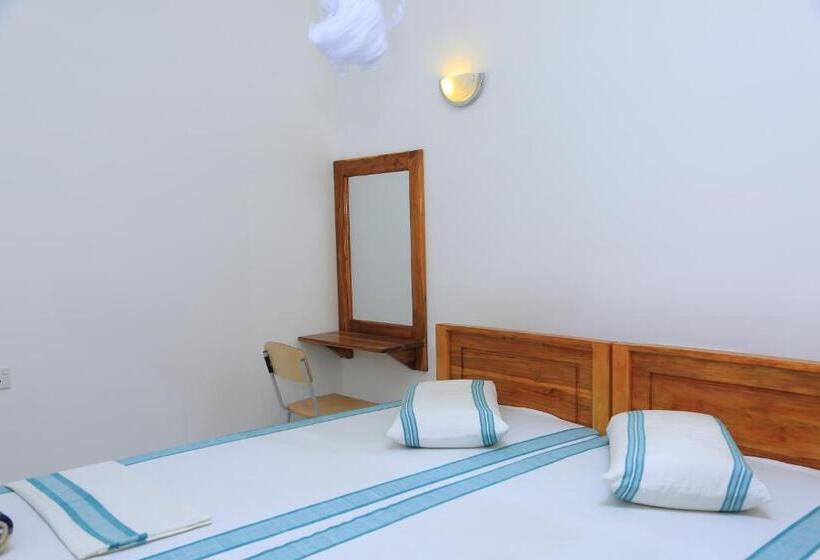 Standard-huone Ei Ilmastointia, La Safari Inn Tissamaharama