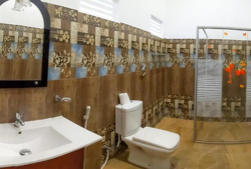 Standard Kolmen Hengen Huone Ei Ilmastointia, La Safari Inn Tissamaharama