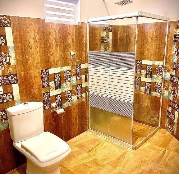エアコンなしのトリプルスタンダードルーム, La Safari Inn Tissamaharama