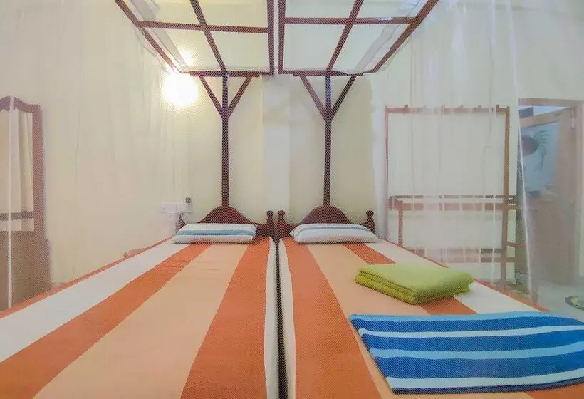 デラックスルーム, La Safari Inn Tissamaharama