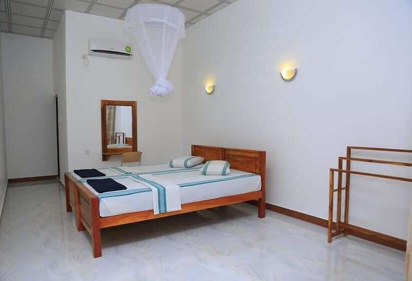 Номер Стандарт с Балконом, La Safari Inn Tissamaharama