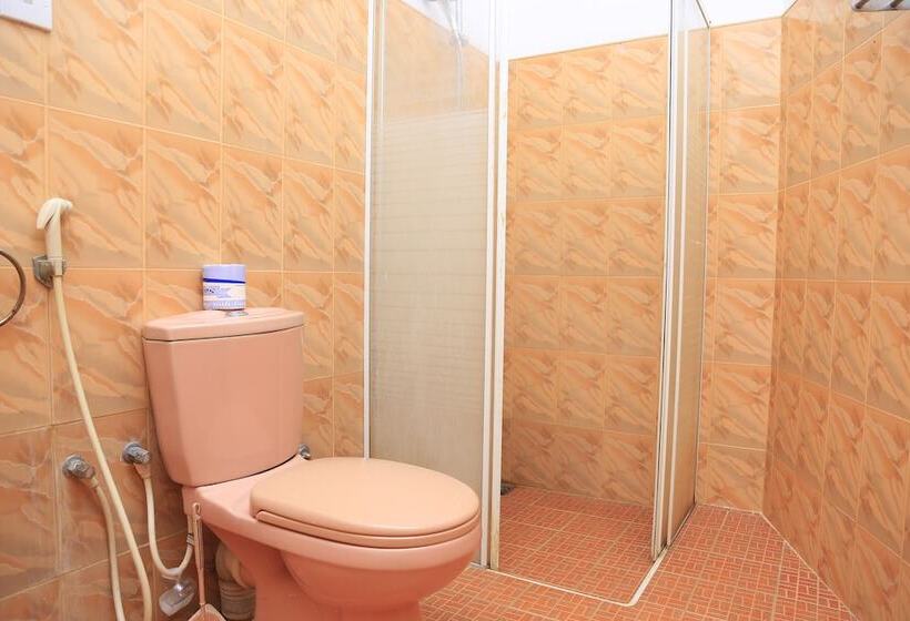 Deluxe Neljän Hengen Huone, La Safari Inn Tissamaharama