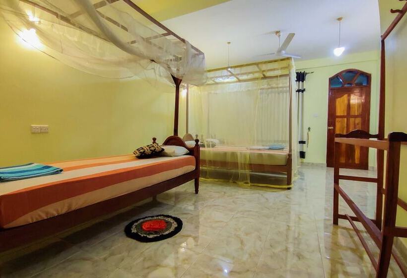 Трехместный Номер Deluxe Вид на Сад, La Safari Inn Tissamaharama