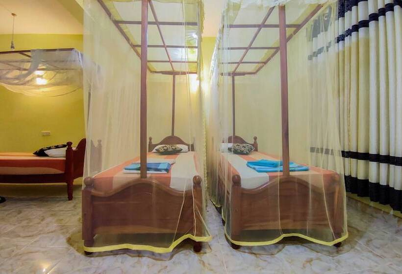 Deluxe Kolmen Hengen Huone Puutarhanäkymä, La Safari Inn Tissamaharama