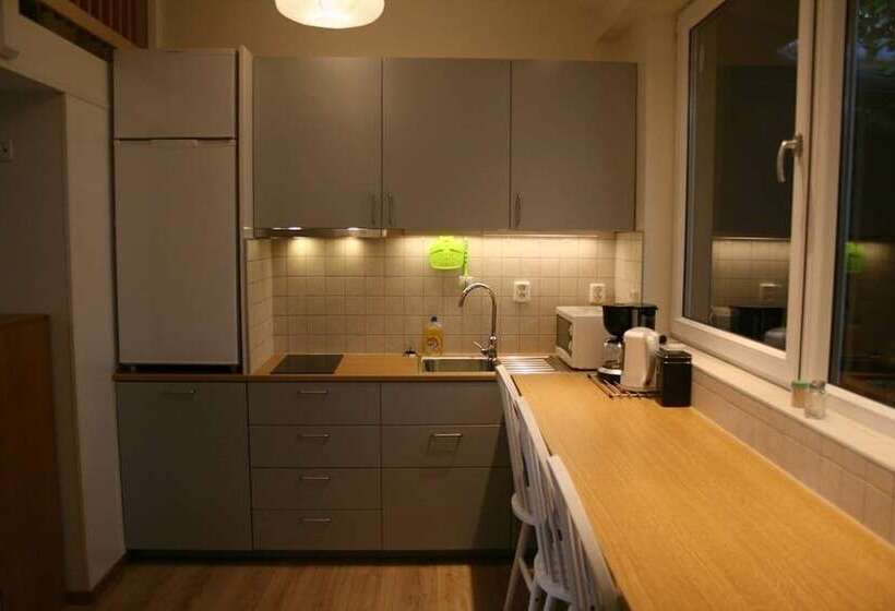 استودیو اجرایی, Lilla Huset På Slätten B&b