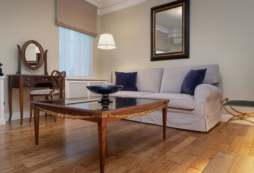 Junior Suite, Noble Suites