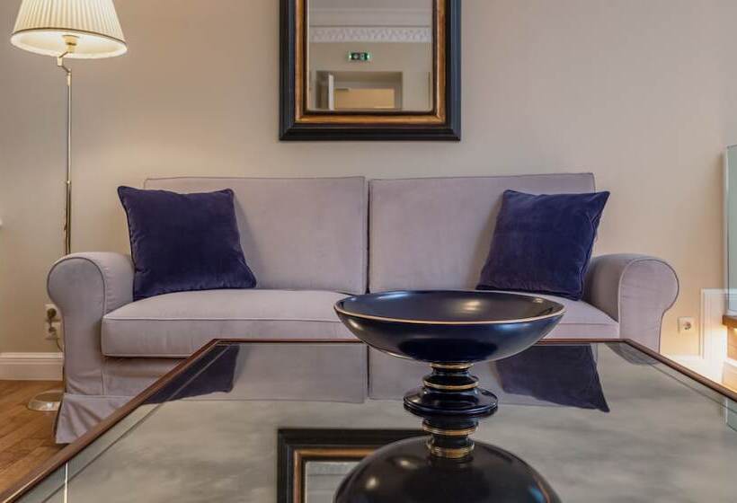 Junior Suite, Noble Suites