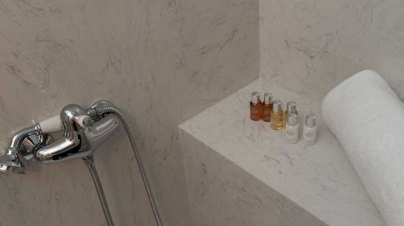 Suite Supérieure, Noble Suites