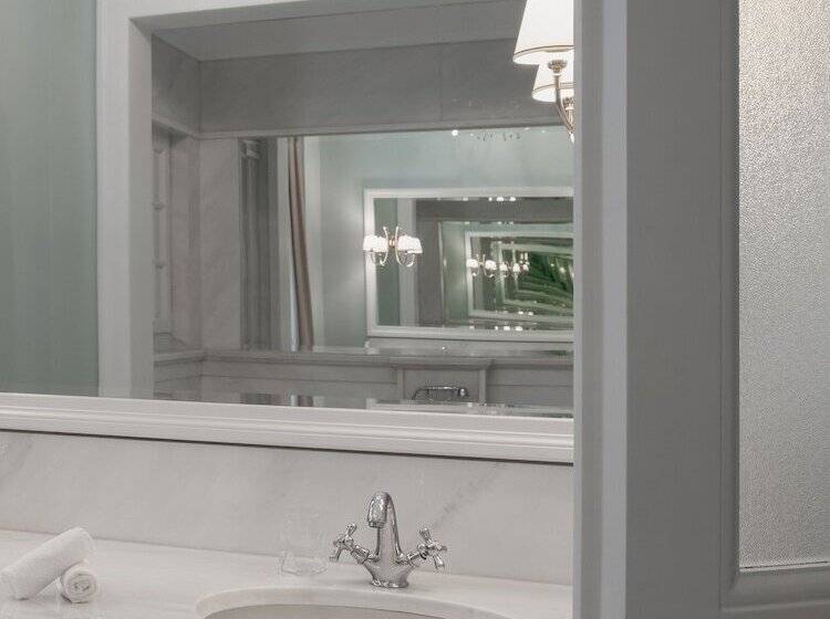 Suite Supérieure, Noble Suites