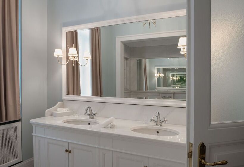 Suite Supérieure, Noble Suites