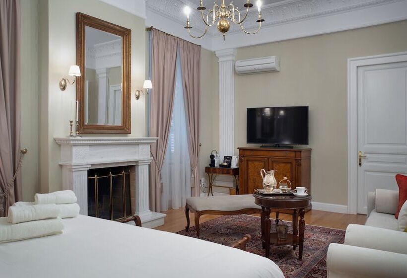 Suite Supérieure, Noble Suites
