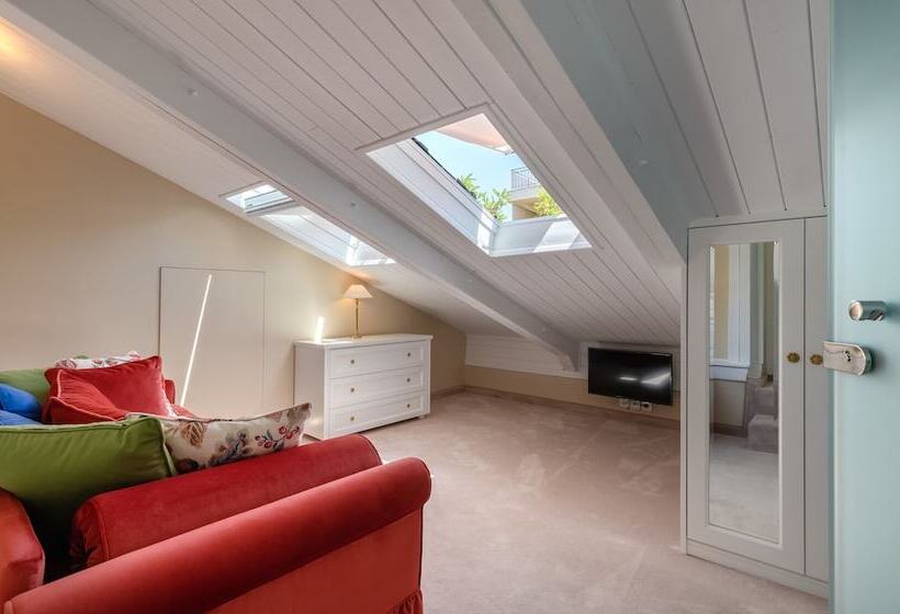 Suite avec Vues, Noble Suites