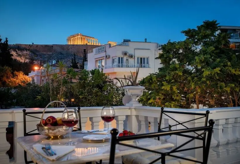 سوئیت با چشم‌انداز, Noble Suites
