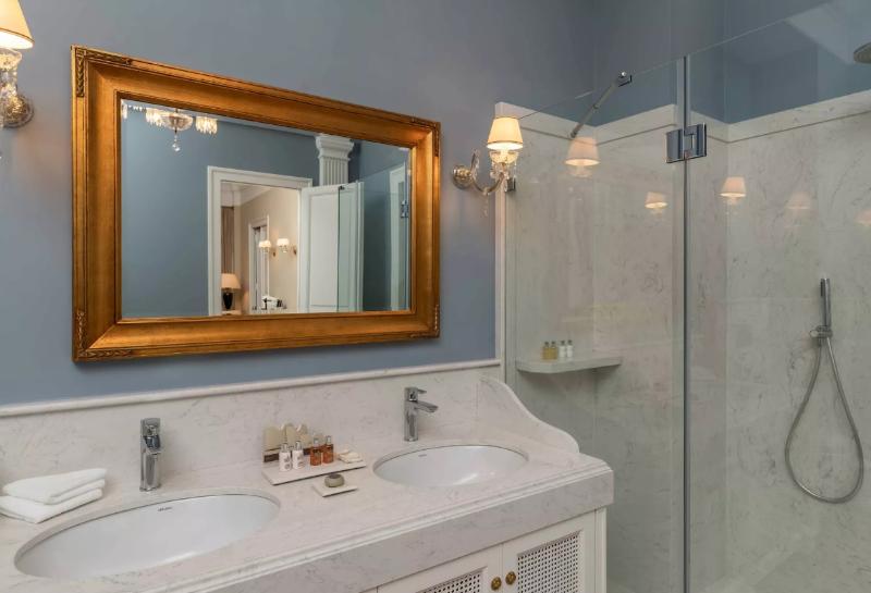 Suite Supérieure, Noble Suites