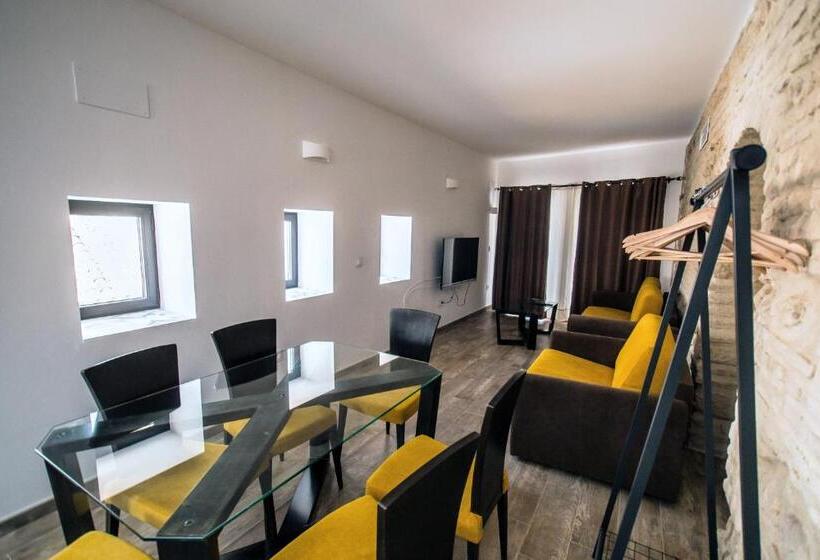 سوئیت جونیور با تراس, Patios Del Orfebre