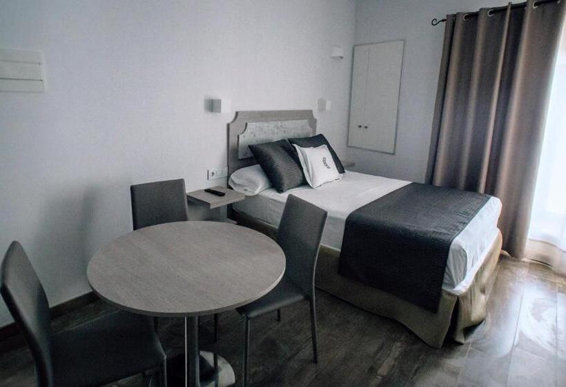 اتاق خانوادگی, Patios Del Orfebre