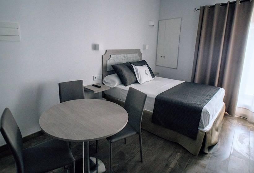 اتاق خانوادگی, Patios Del Orfebre