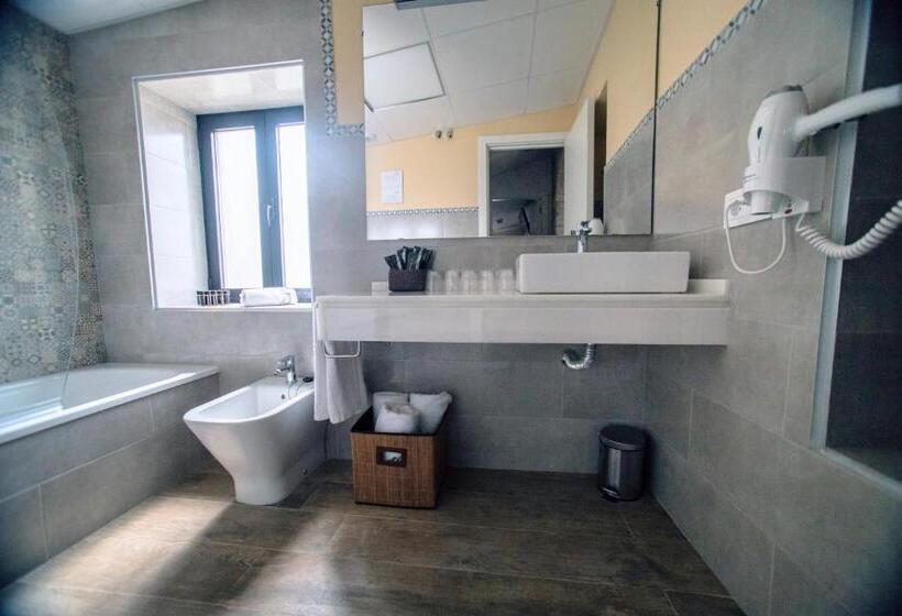 سوئیت جونیور با تراس, Patios Del Orfebre