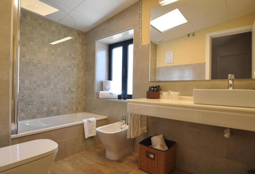 سوئیت جونیور با تراس, Patios Del Orfebre