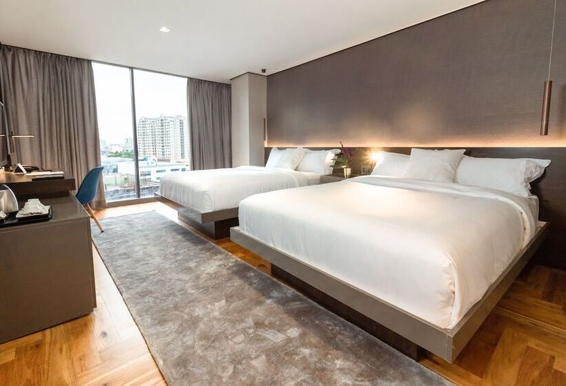 Номер Deluxe, Ramada Encore By Wyndham Makati