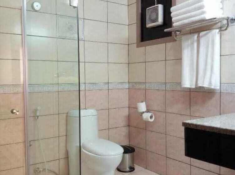 اتاق لوکس با بالکن, Royal View