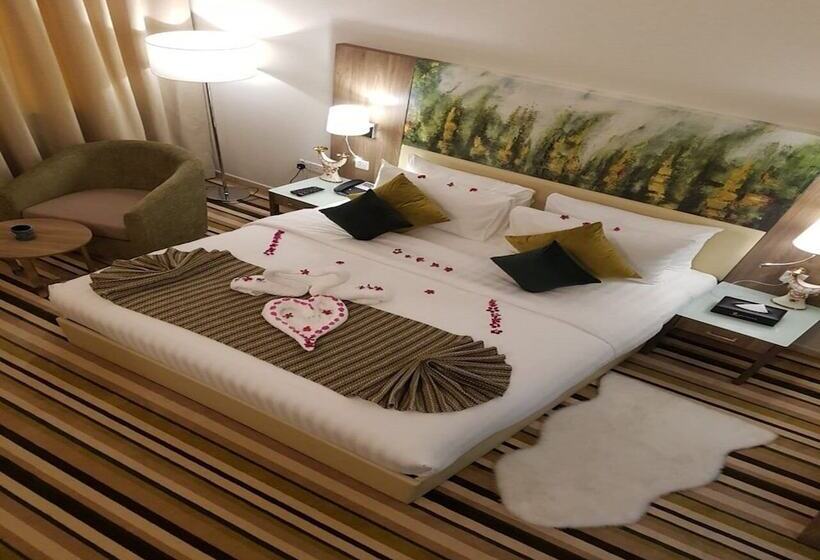 سوییت لوکس, Royal View