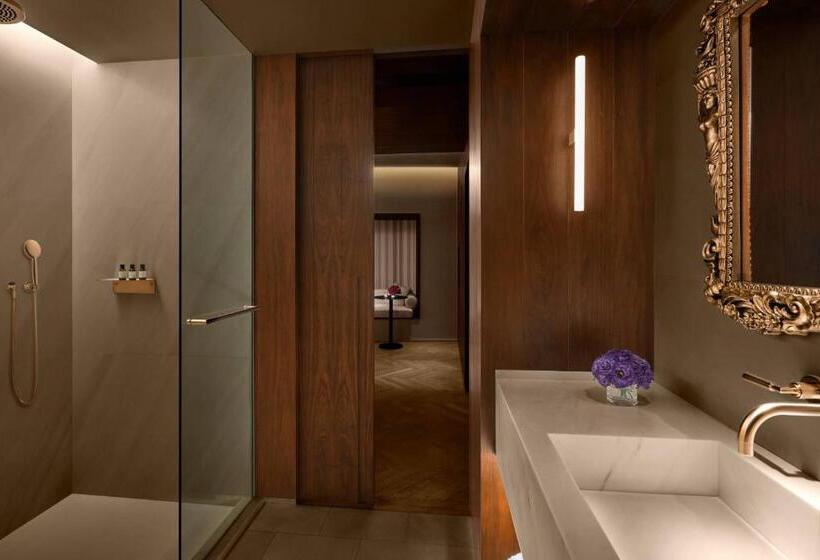 Номер Deluxe Кровать Кинг, The Barcelona Edition