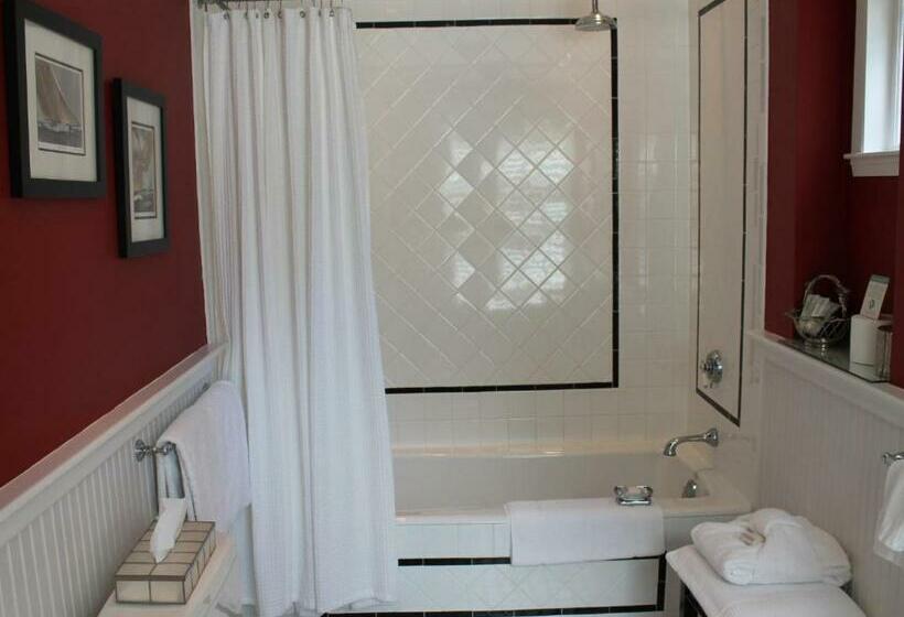 جناح, The Beech Tree B&b