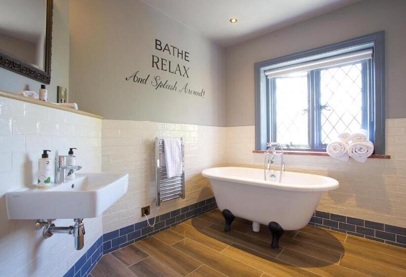 غرفة قياسية مطلّة علي البحر, The Mayflower