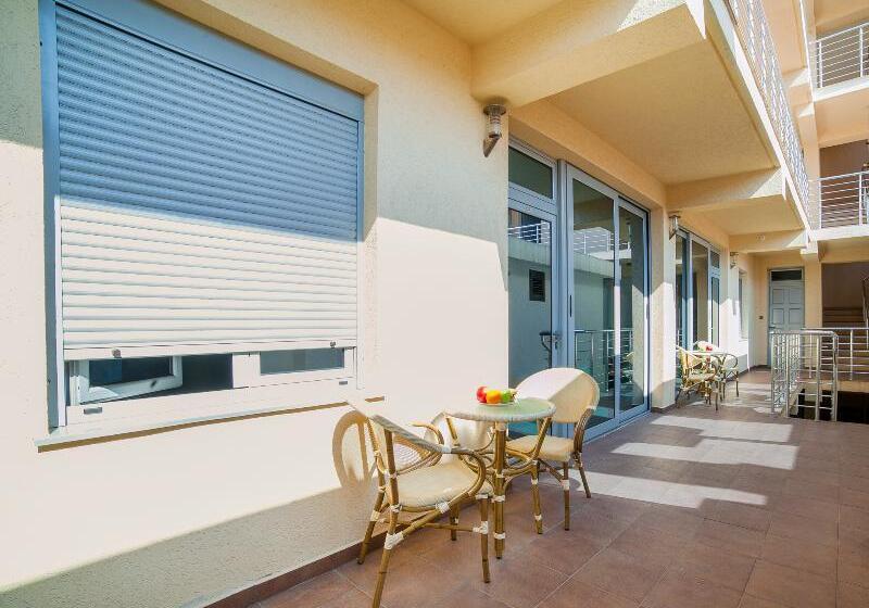 آپارتمان 1 خوابه, Apartments Raymond