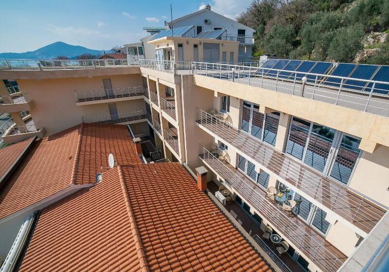 1 Schlafzimmer Apartment mit Balkon, Apartments Raymond