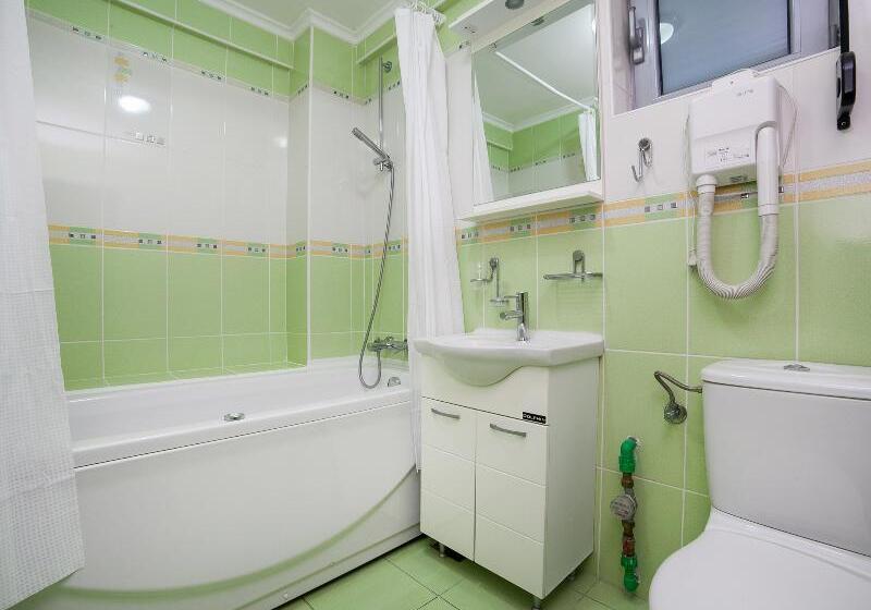 1 Schlafzimmer Apartment mit Balkon, Apartments Raymond