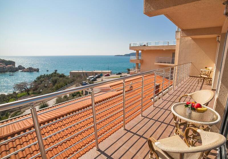 آپارتمان 1 خوابه با بالکن, Apartments Raymond