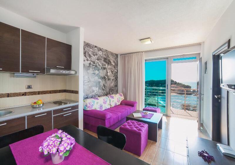 1 Schlafzimmer Apartment mit Balkon, Apartments Raymond