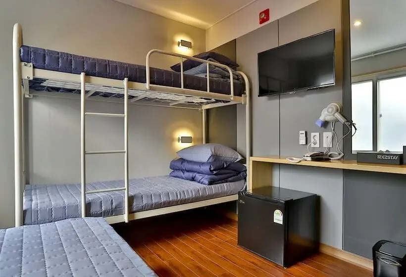 اتاق استاندارد سه نفره, Ezstay  Nampo