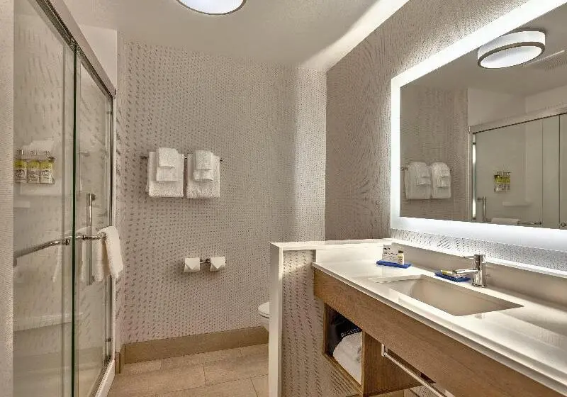 キングサイズベッドのスタンダードルーム, Holiday Inn Express & Suites Salem North   Keizer, An Ihg