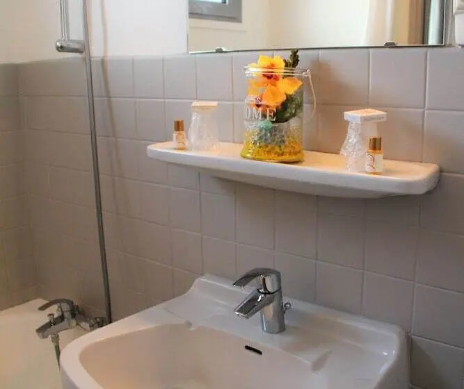 Economy-huone, Le Petit Majestic