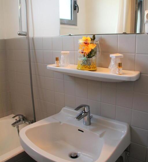 חדר אקונומי יחיד, Le Petit Majestic