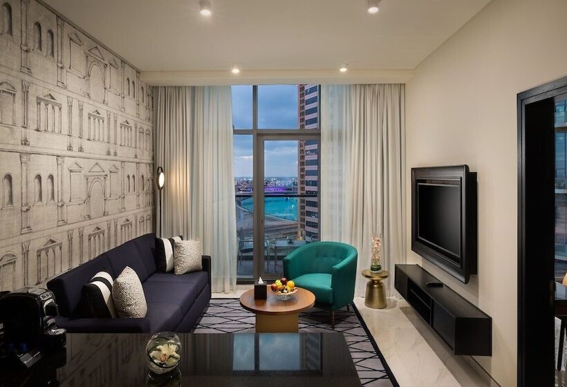 Представительский номер с видом, Millennium Atria Business Bay