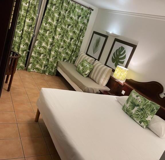 Triple Room Sea View, Village De Vacances Sainte Luce, Mon Diams Grenat