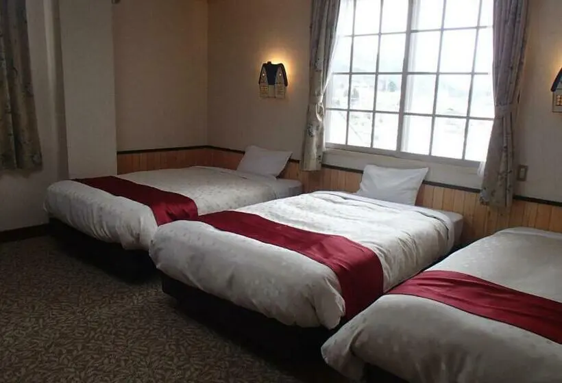 اتاق استاندارد چهار تخته, Rosenheim Hakuba