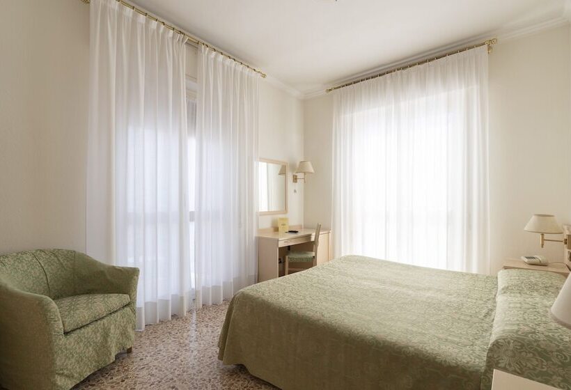 スーペリアールーム, Aida