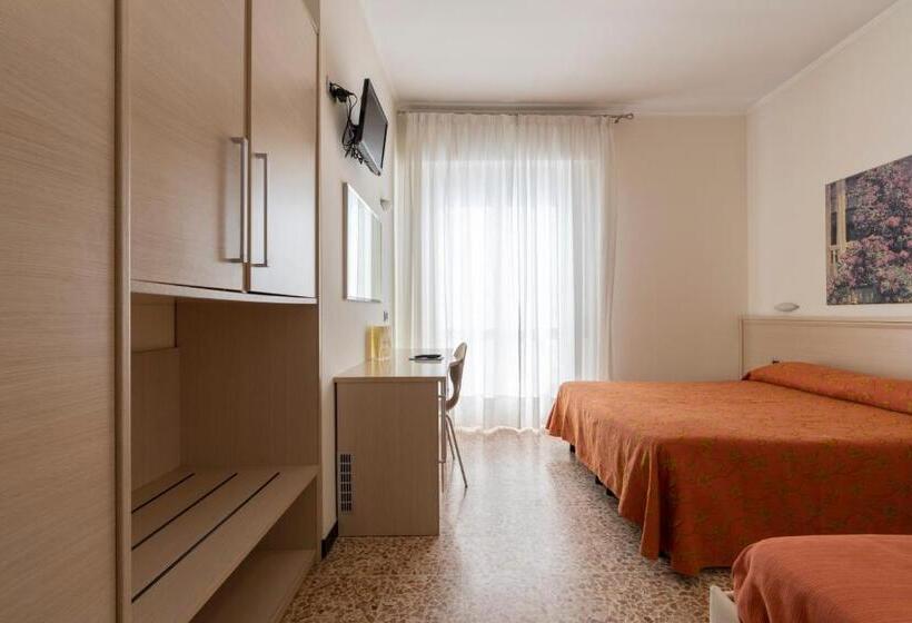 スーペリアールーム, Aida