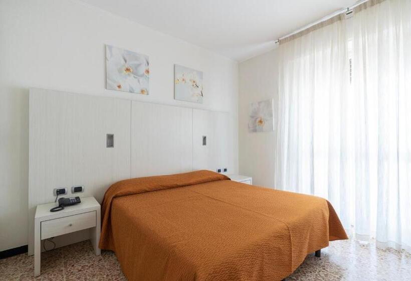 スーペリアールーム, Aida