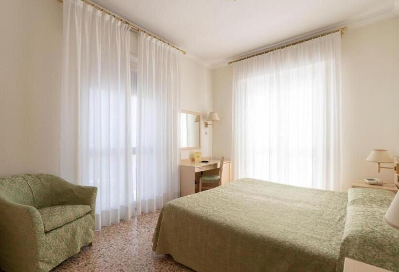 スーペリアールーム, Aida